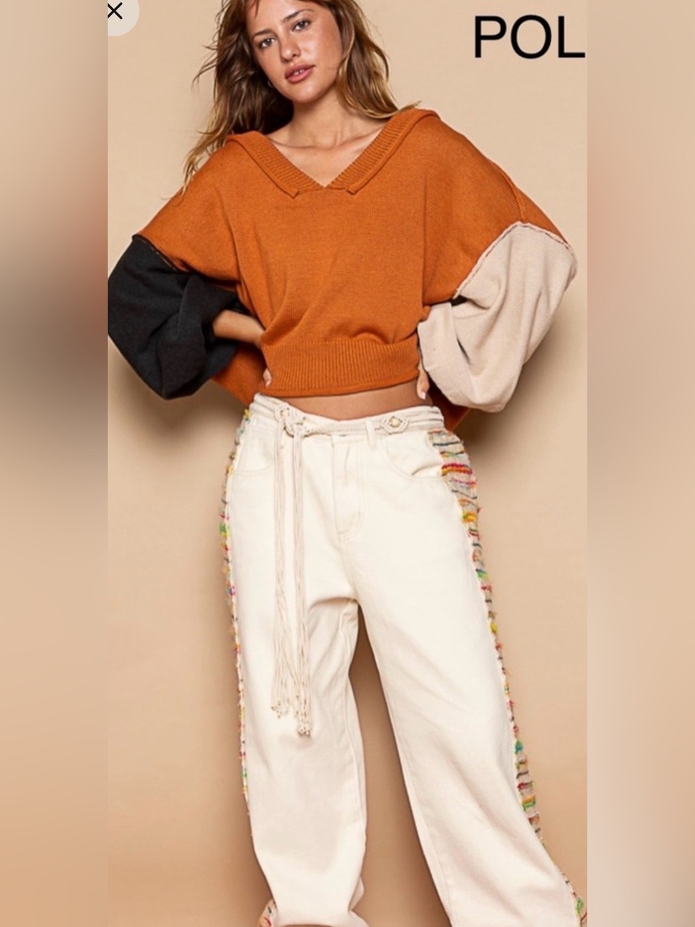 191🌟 BP29OOPOL pizazz in burnt orange v-neck top w/colorblock sleeves!